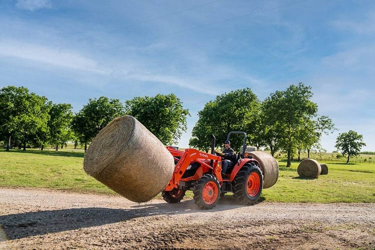 KUBOTA M7060HD12